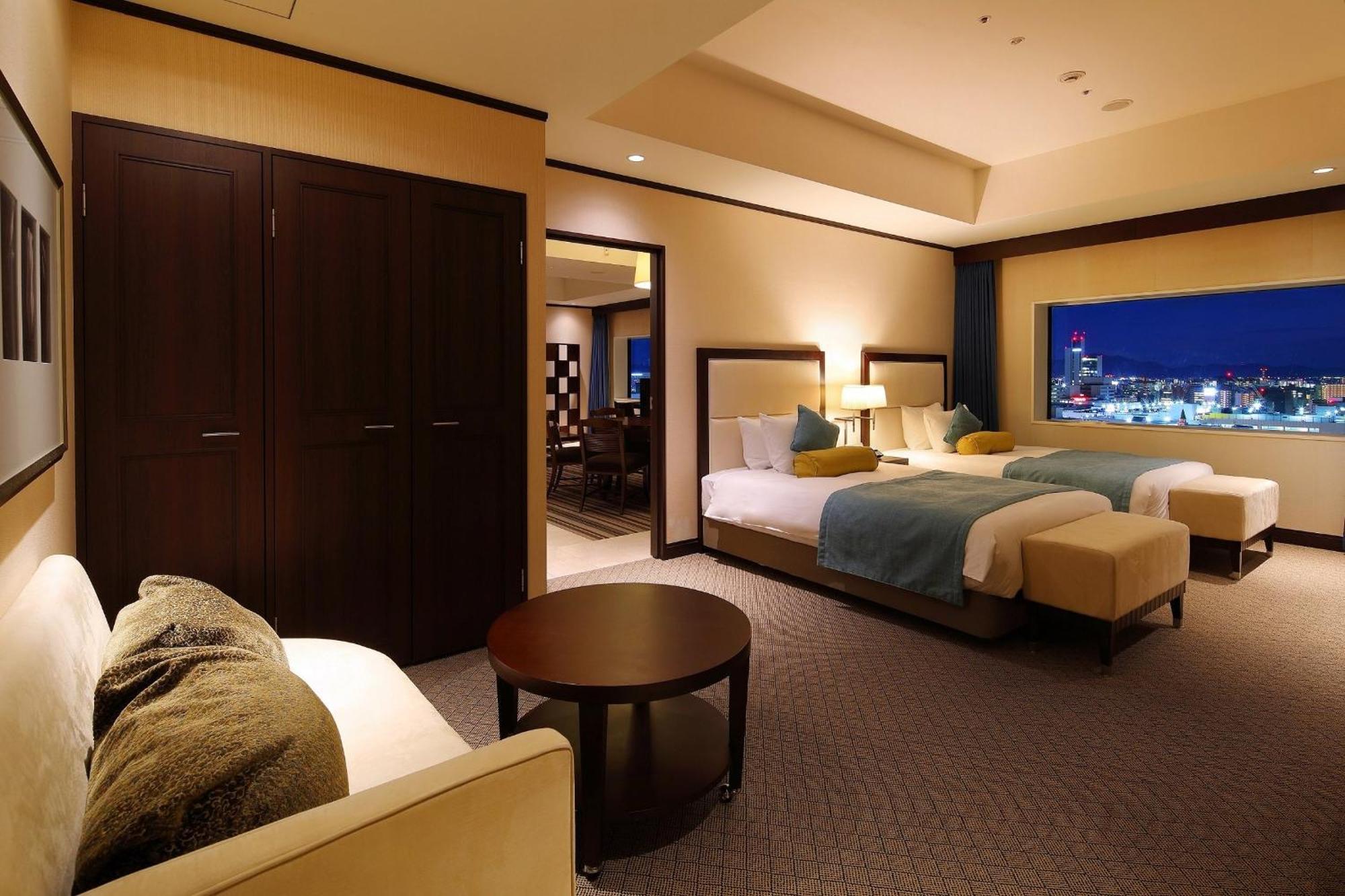 Hotel Ana Crowne Plaza Okayama By Ihg Extérieur photo